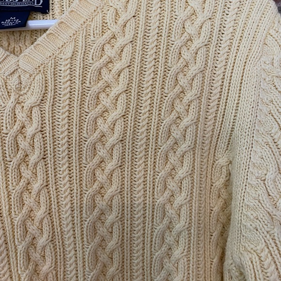 Lands’ End yellow sweater - Picture 4 of 5